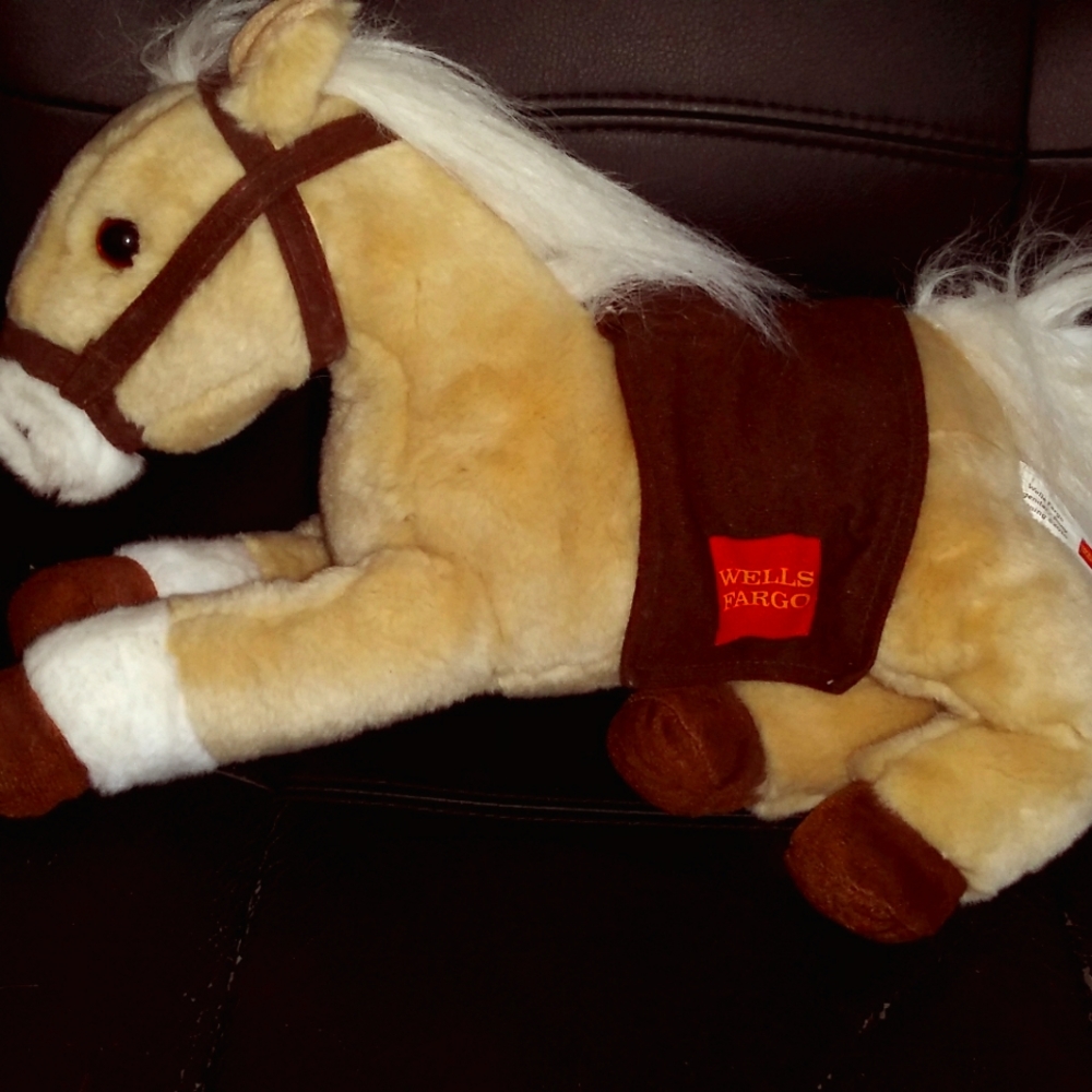 Legendary Wells Fargo LIGHTNING plush toy 2010